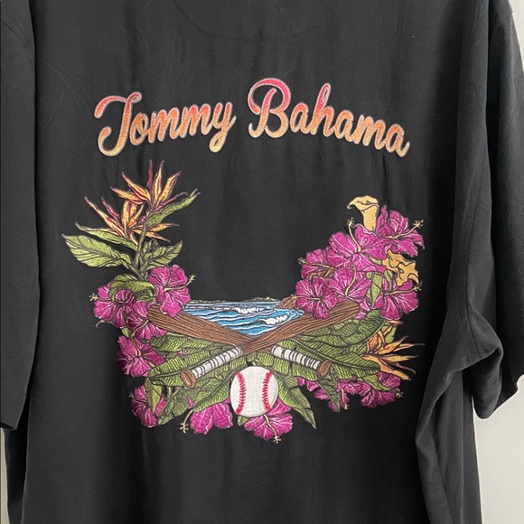 Tommy Bahama Men's XL 100% Silk MLB Baseball
Embroidered Hawaiian Shirt Black sz - Picture 1 of 11